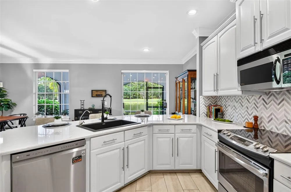 10324 SAVILLE ROWE LANE Tampa, FL 33626