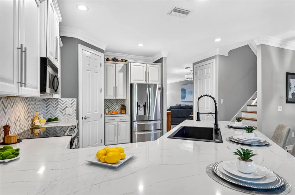 10324 SAVILLE ROWE LANE Tampa, FL 33626