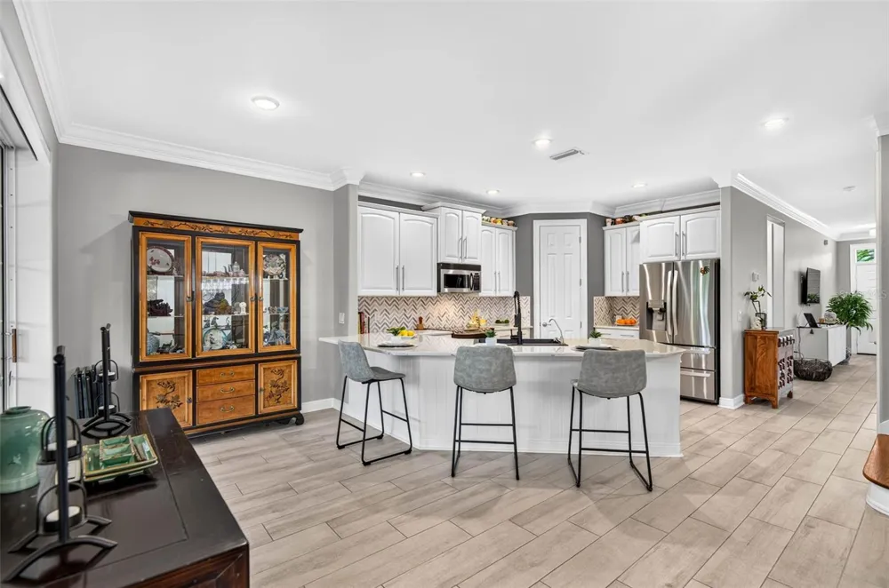 10324 SAVILLE ROWE LANE Tampa, FL 33626