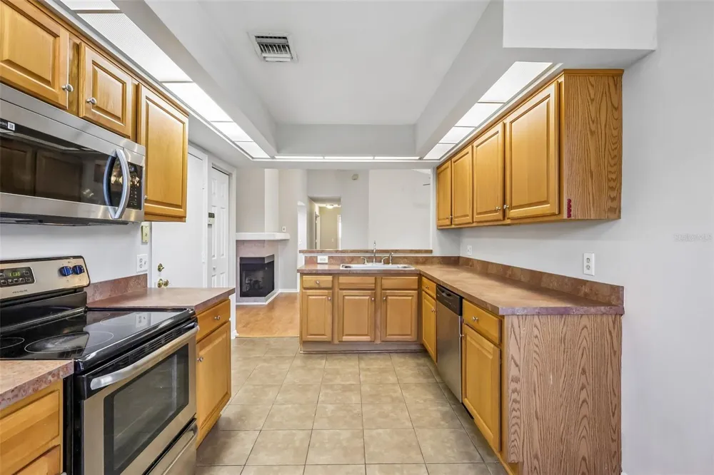 2212 FAXTON COURT Orlando, FL 32812