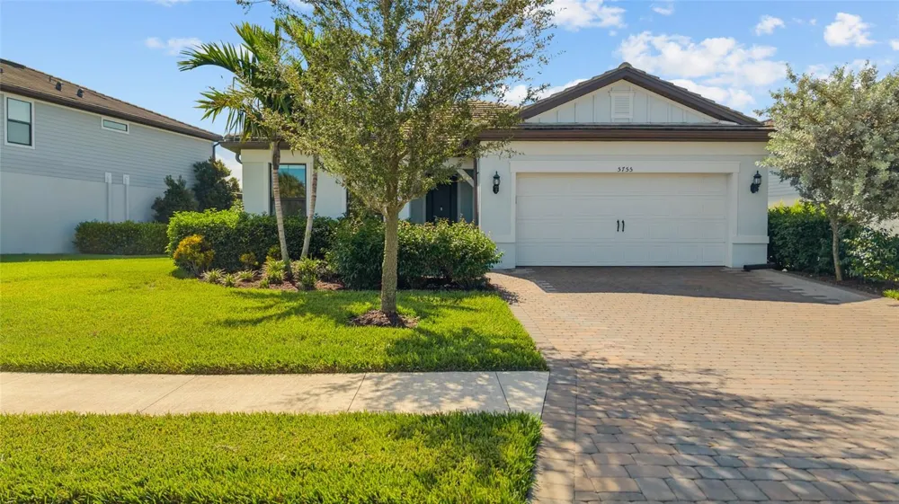 5755 BLUESTAR COURT Lakewood Ranch, FL 34211