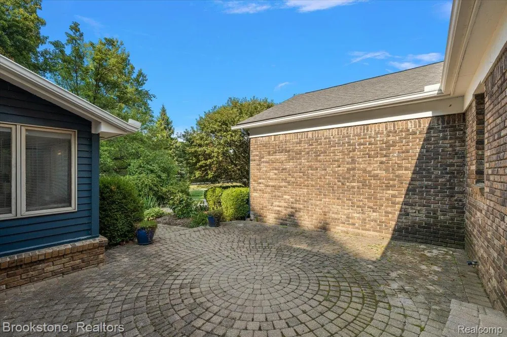 430 Rissman Lane Groveland Township, MI 48462