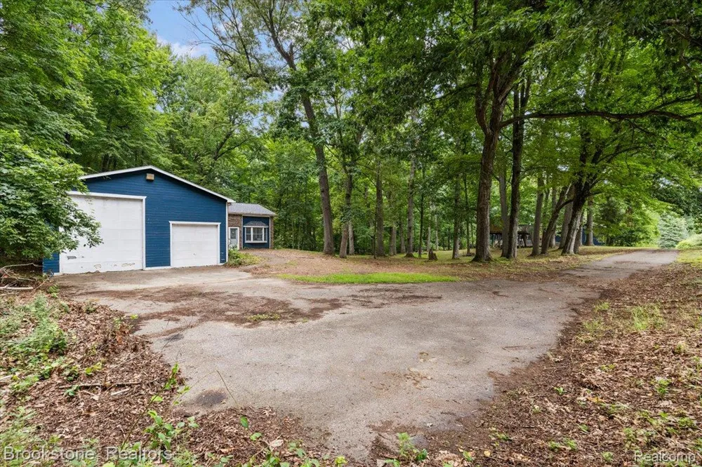 430 Rissman Lane Groveland Township, MI 48462