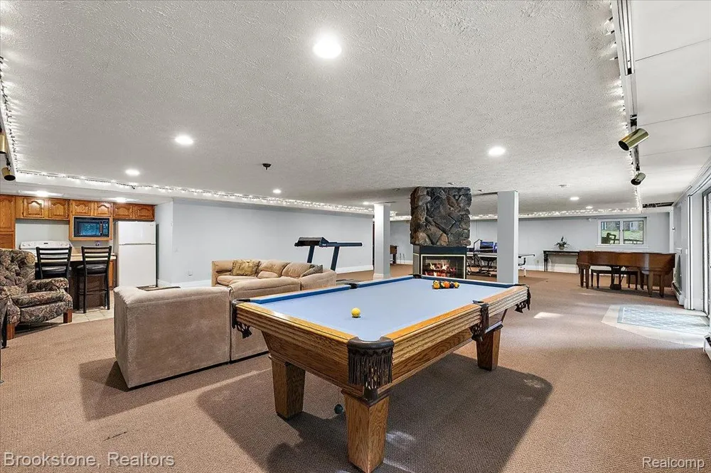 430 Rissman Lane Groveland Township, MI 48462