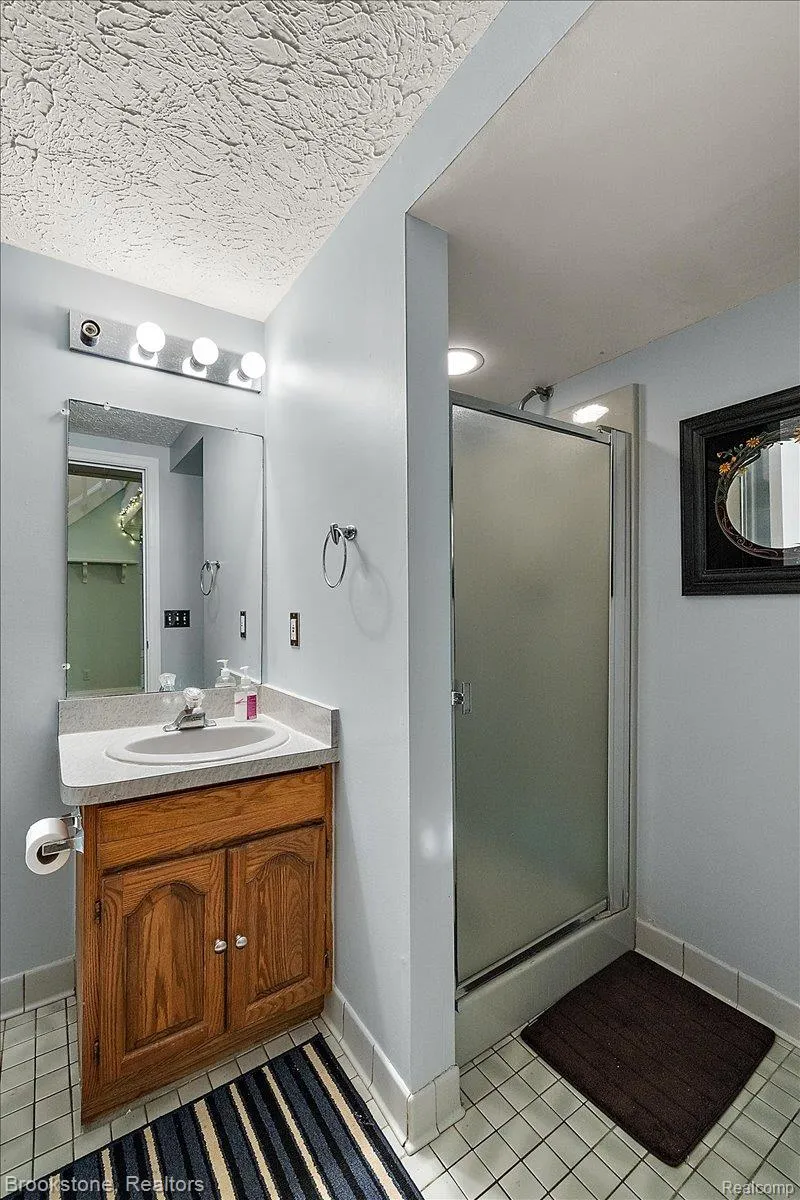 430 Rissman Lane Groveland Township, MI 48462
