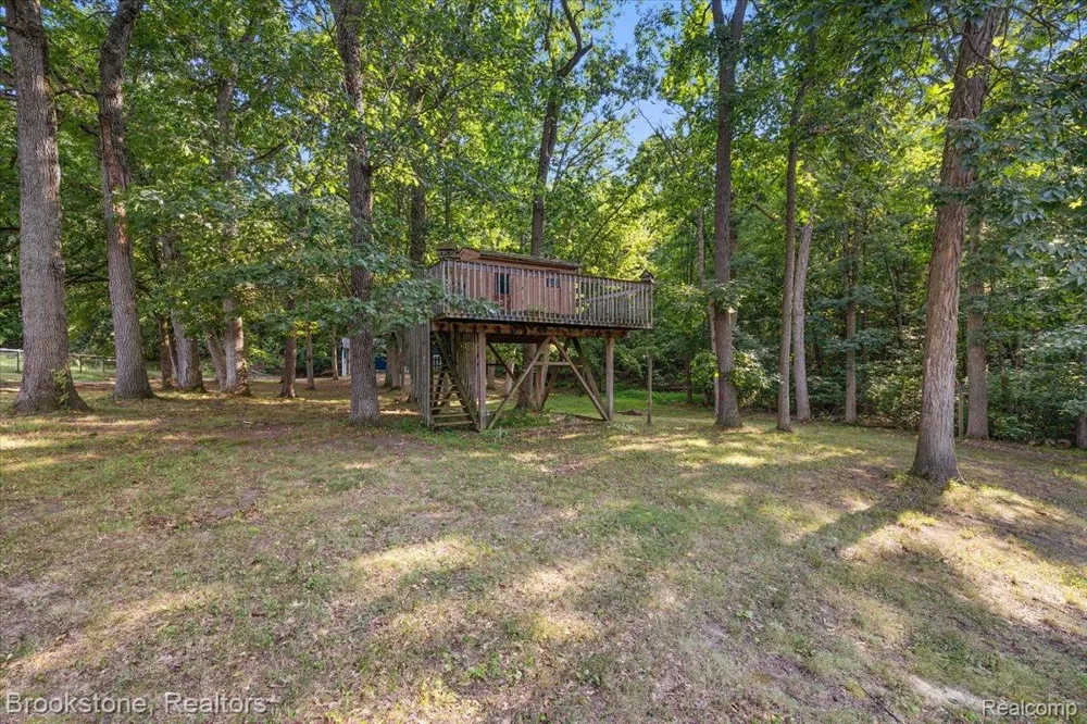 430 Rissman Lane Groveland Township, MI 48462