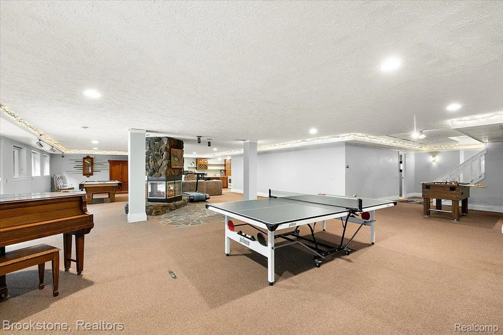 430 Rissman Lane Groveland Township, MI 48462