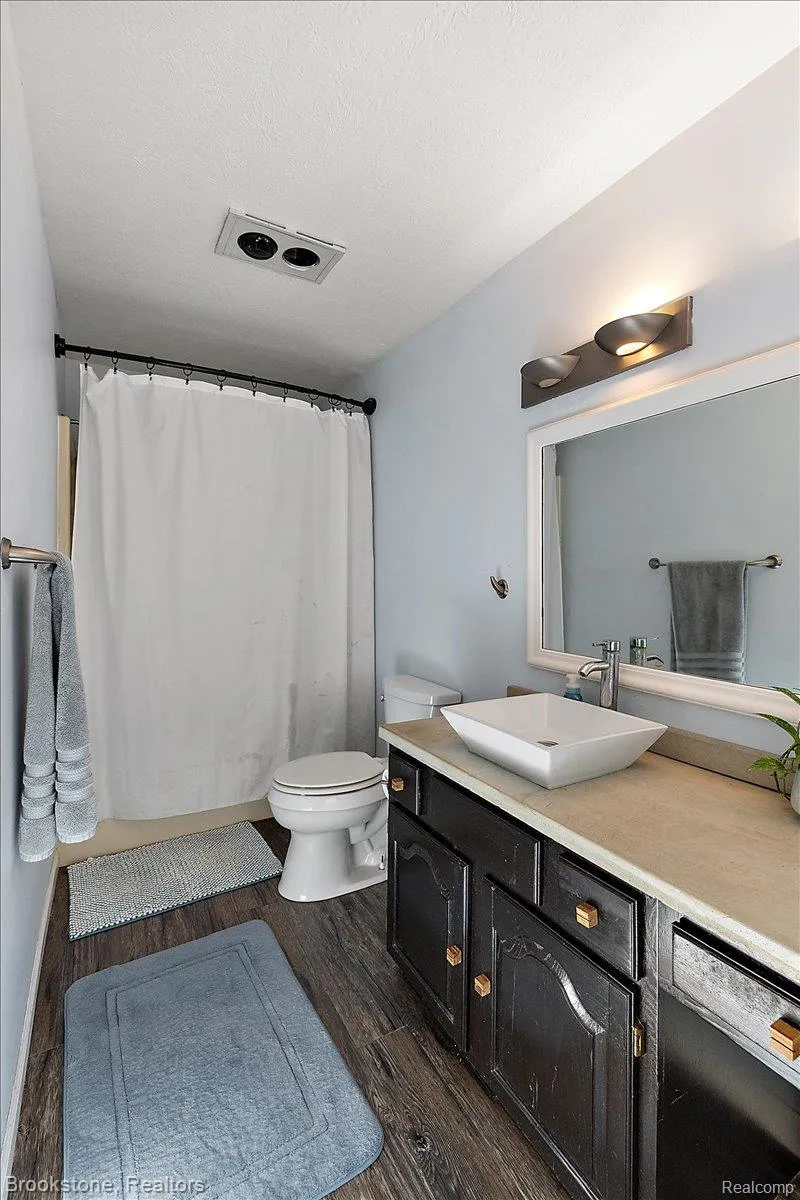 430 Rissman Lane Groveland Township, MI 48462