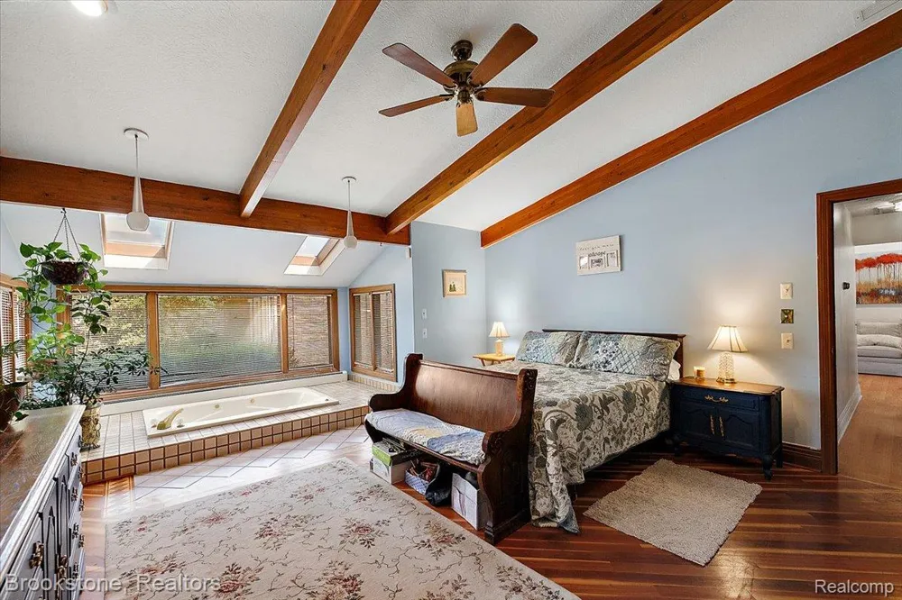 430 Rissman Lane Groveland Township, MI 48462