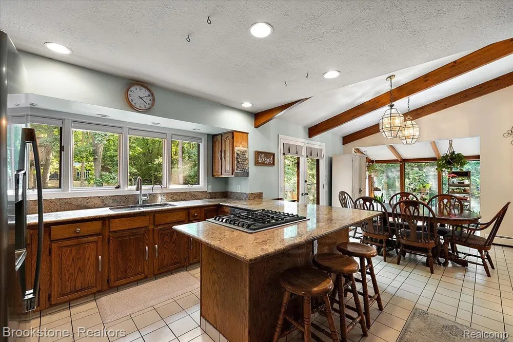 430 Rissman Lane Groveland Township, MI 48462