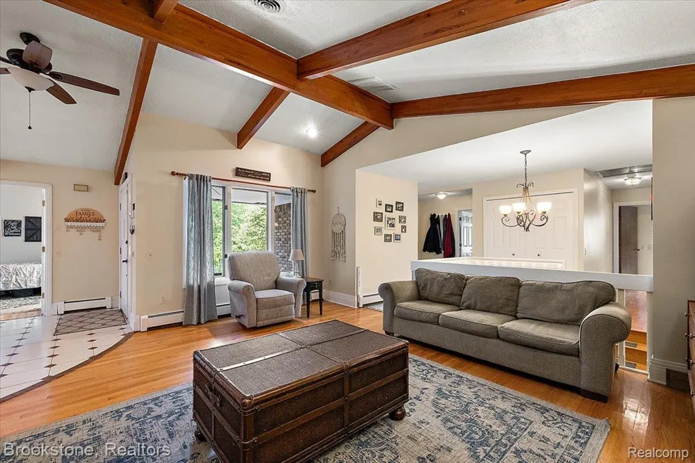 430 Rissman Lane Groveland Township, MI 48462