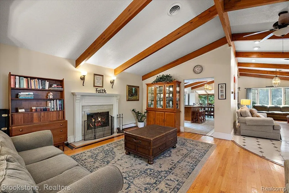 430 Rissman Lane Groveland Township, MI 48462
