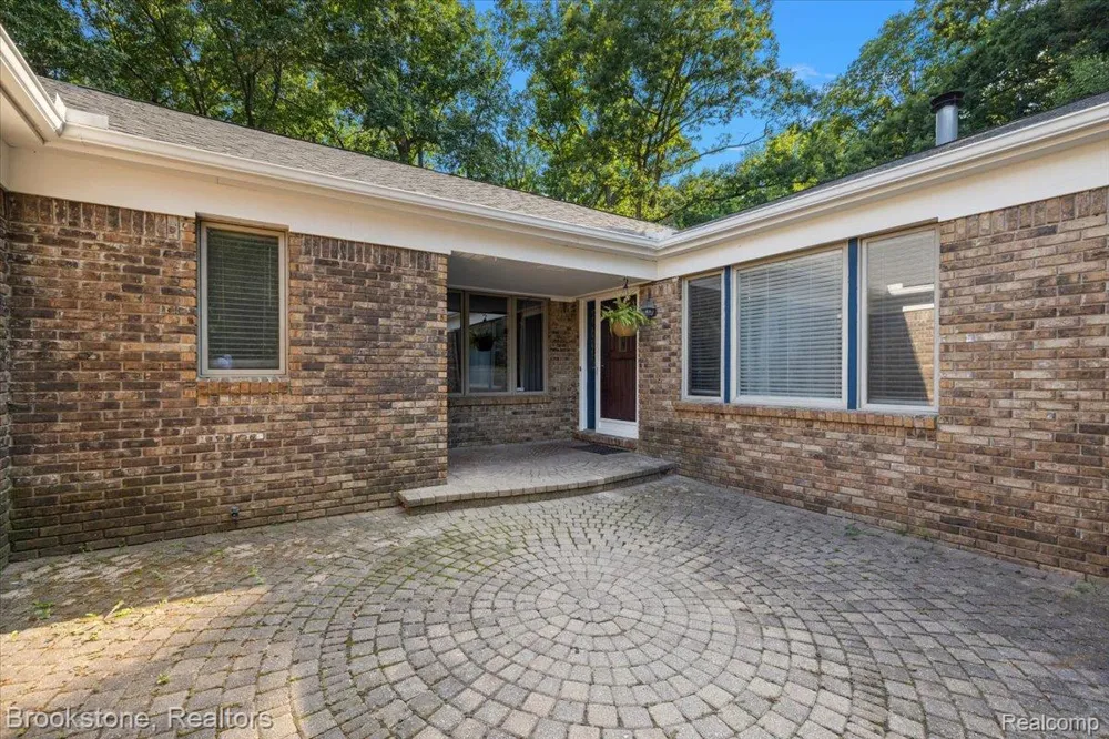 430 Rissman Lane Groveland Township, MI 48462