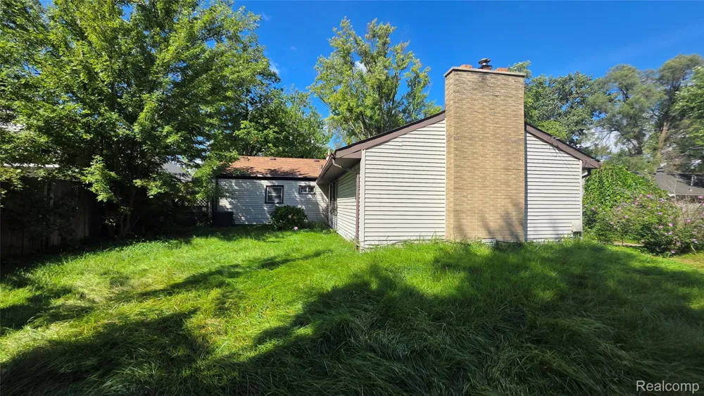 37256 Garvin Street Clinton Charter Township, MI 48036