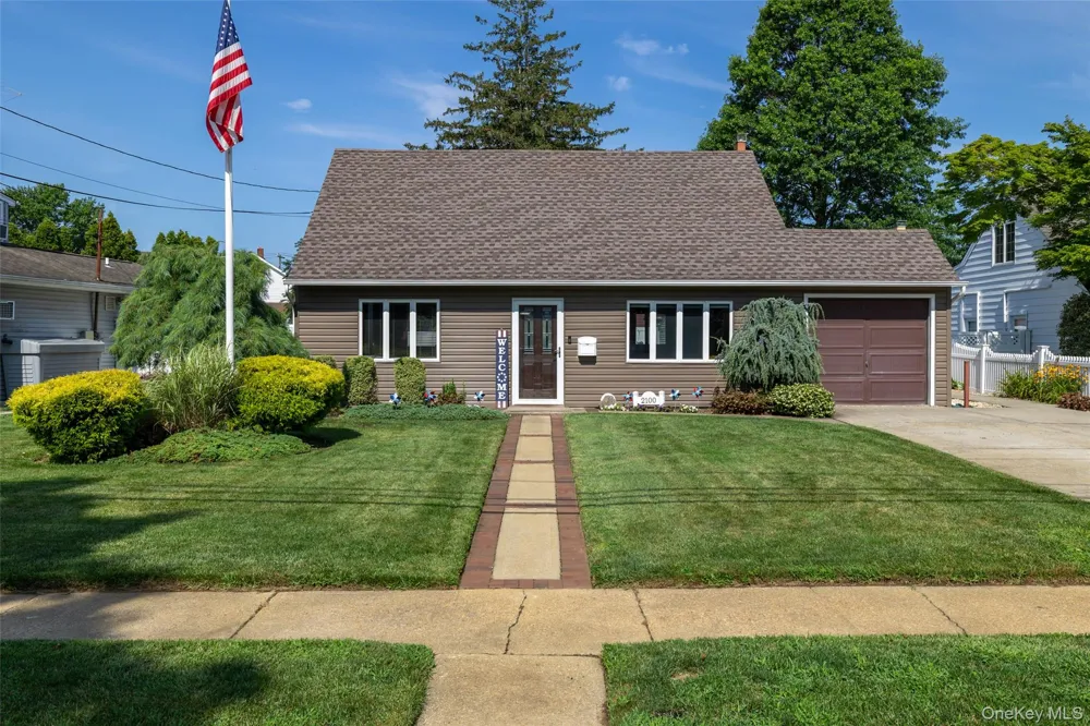 2100 North Drive Seaford, NY 11783