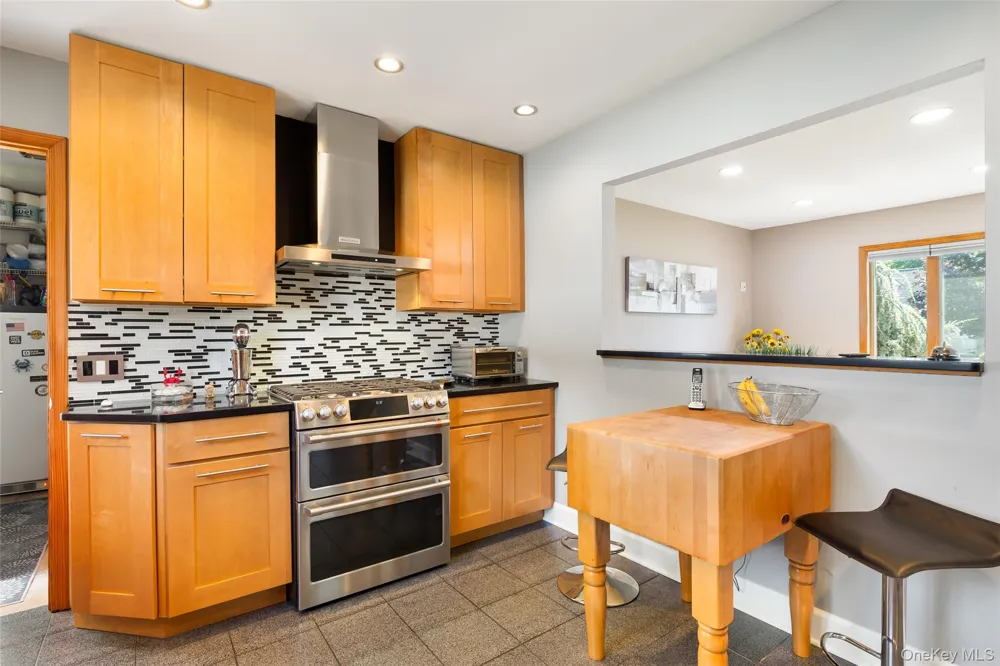 2100 North Drive Seaford, NY 11783