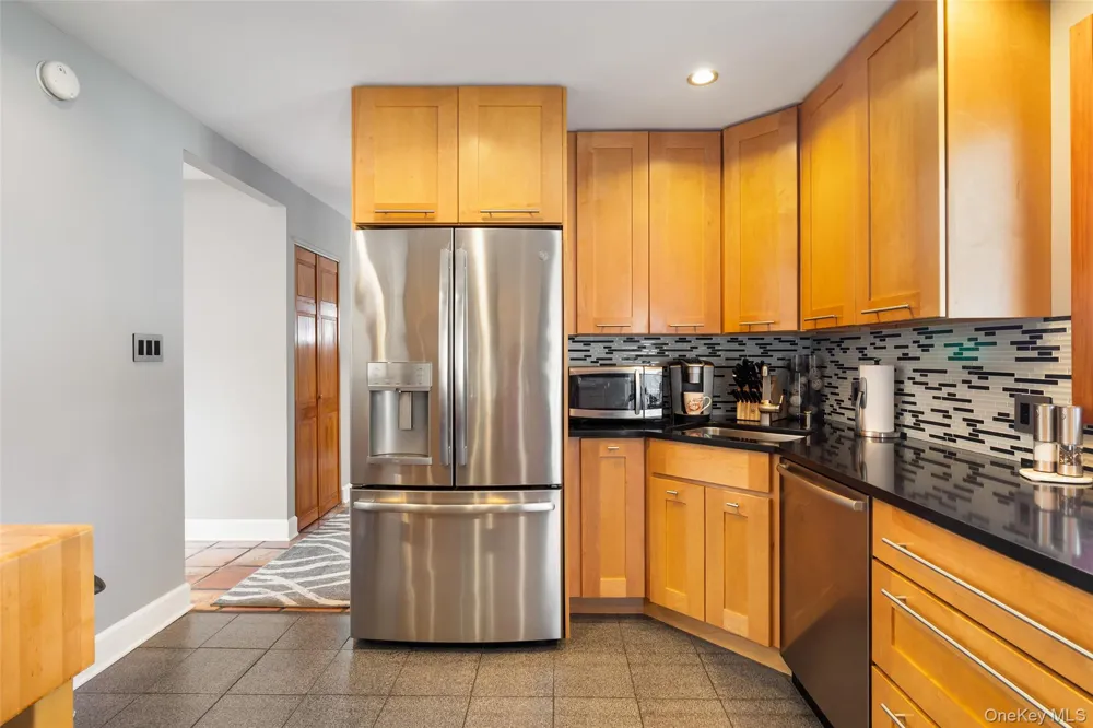 2100 North Drive Seaford, NY 11783