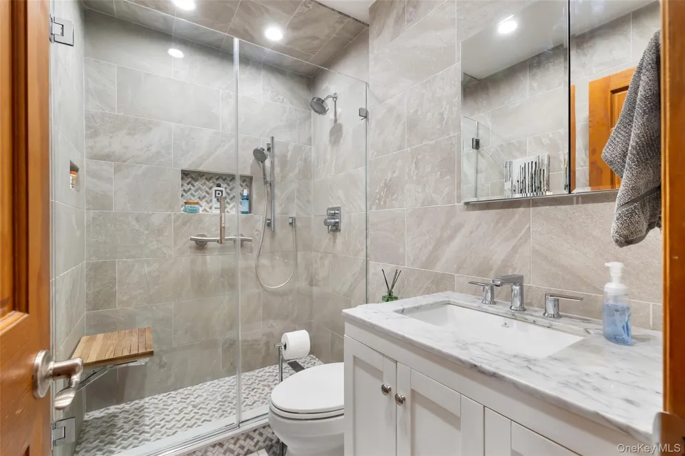 2100 North Drive Seaford, NY 11783