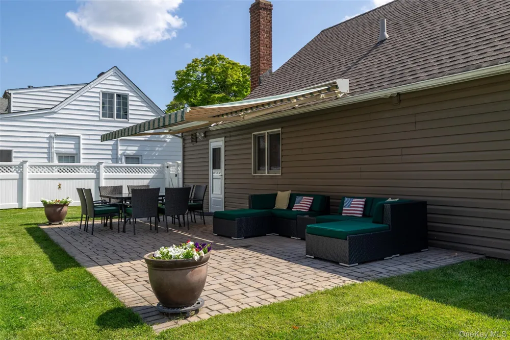 2100 North Drive Seaford, NY 11783