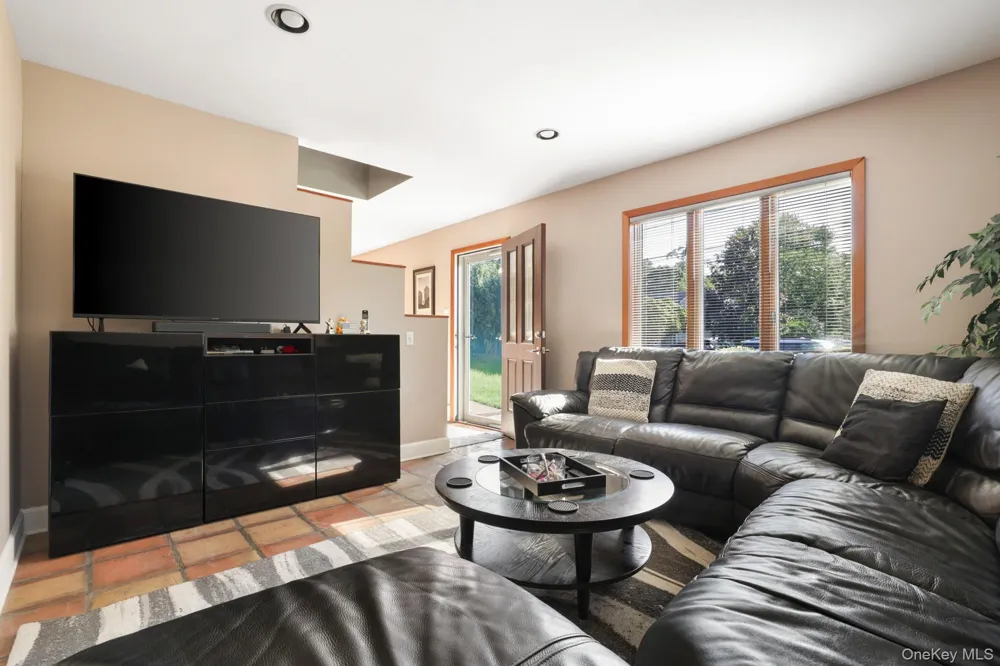 2100 North Drive Seaford, NY 11783