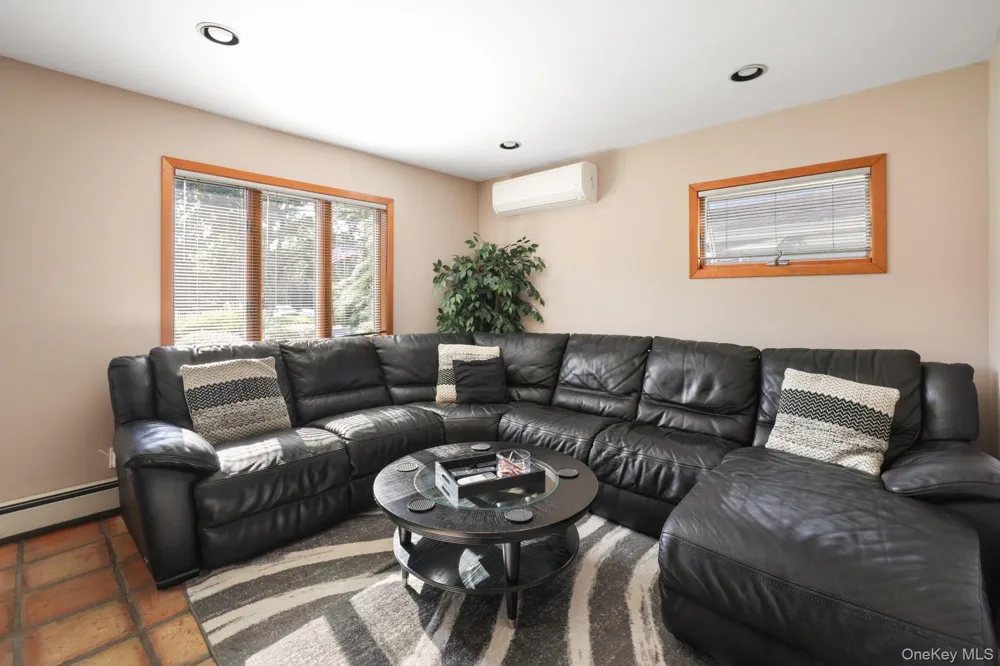 2100 North Drive Seaford, NY 11783