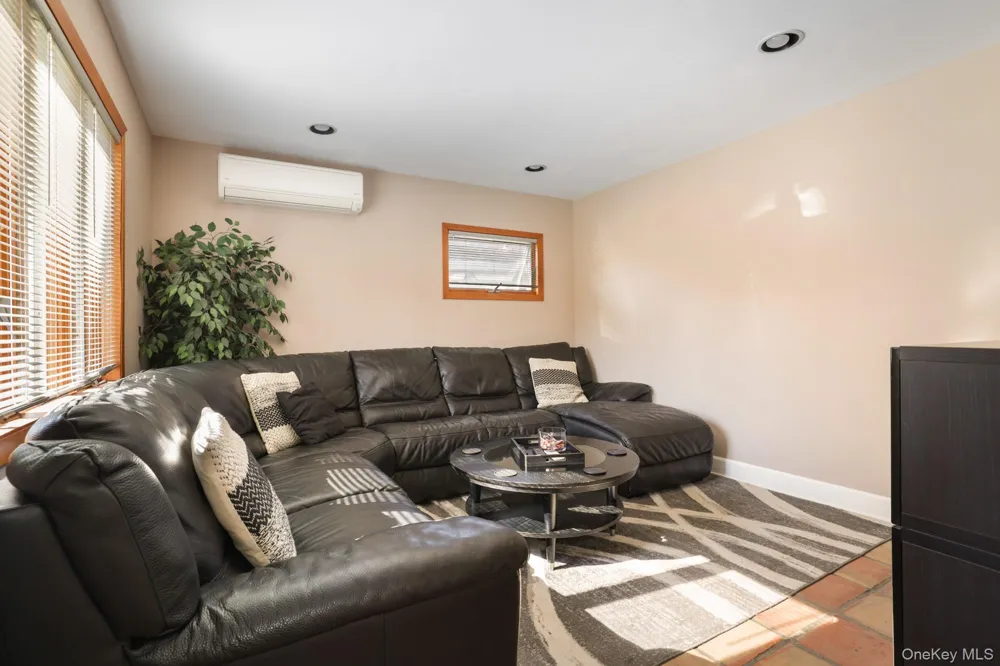 2100 North Drive Seaford, NY 11783