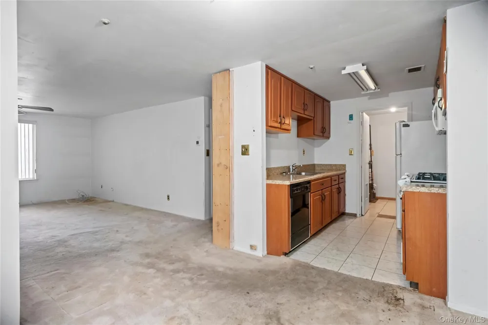 221 Sagamore Hills Drive #221 Port Jefferson Station, NY 11776