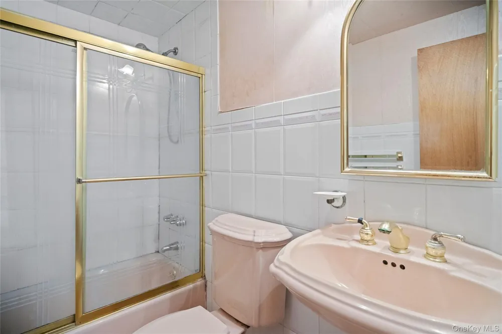 221 Sagamore Hills Drive #221 Port Jefferson Station, NY 11776