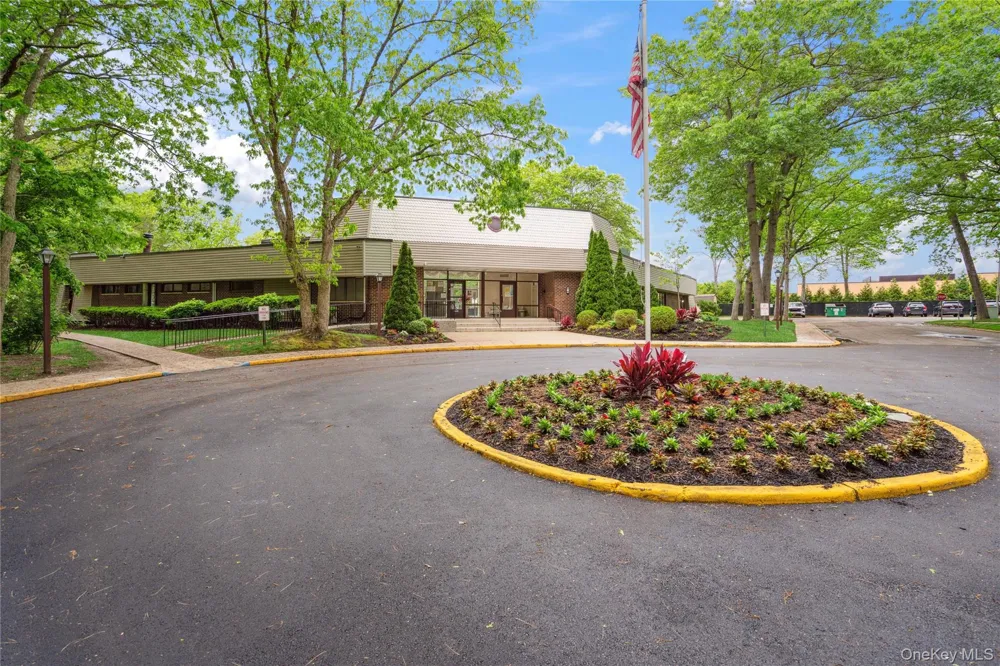 221 Sagamore Hills Drive #221 Port Jefferson Station, NY 11776