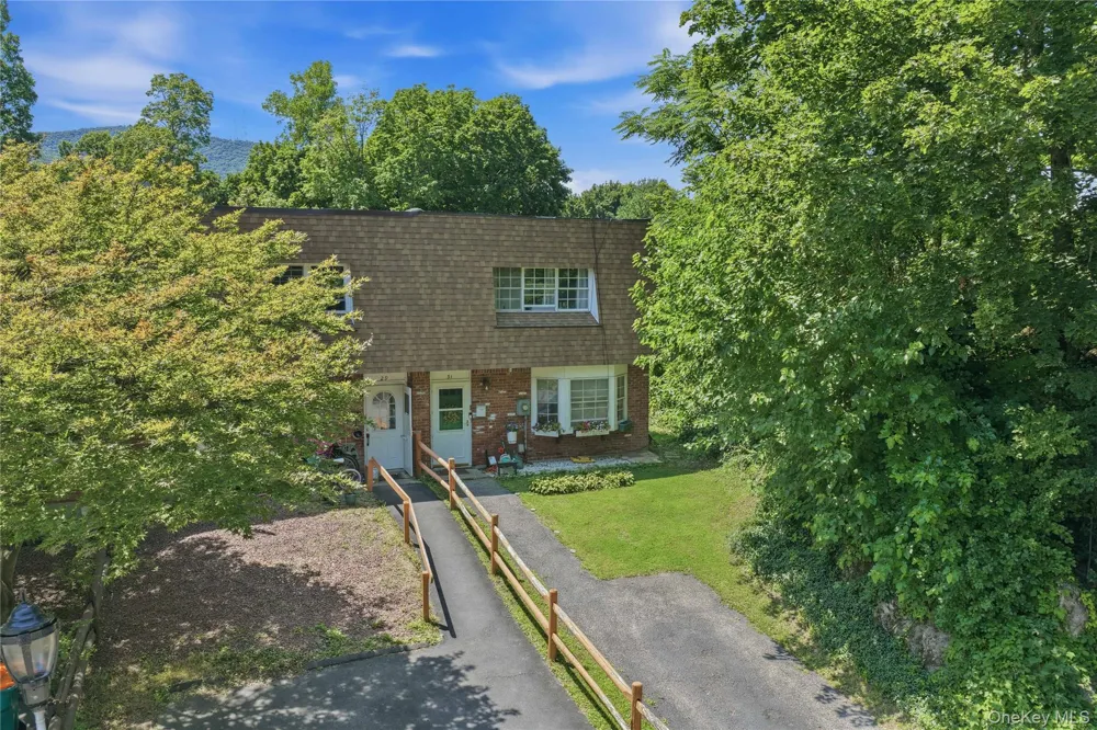 31 Roundtree Court Beacon, NY 12508