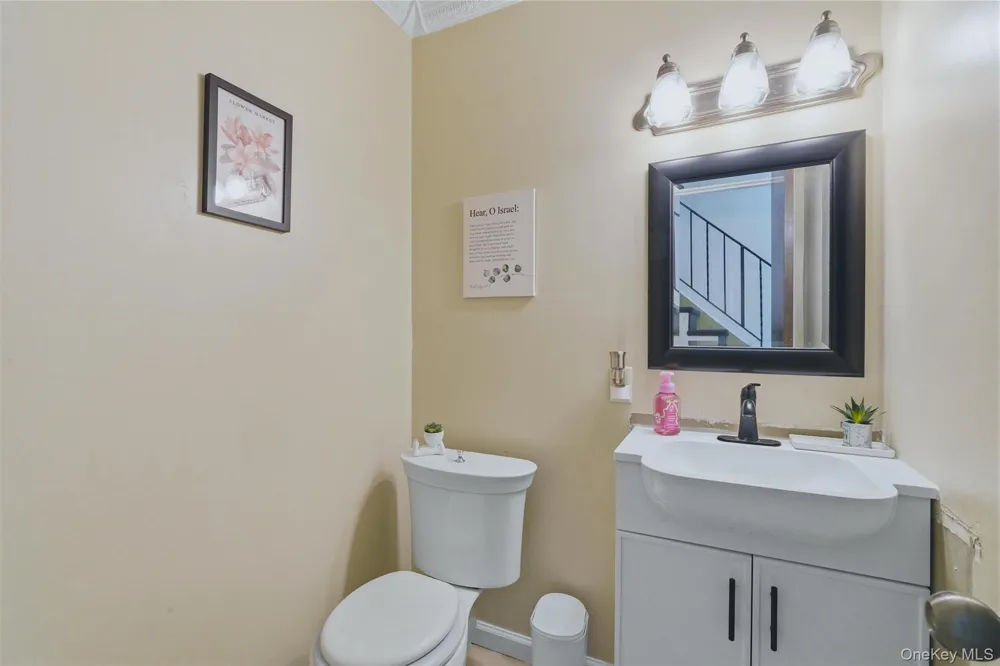 31 Roundtree Court Beacon, NY 12508