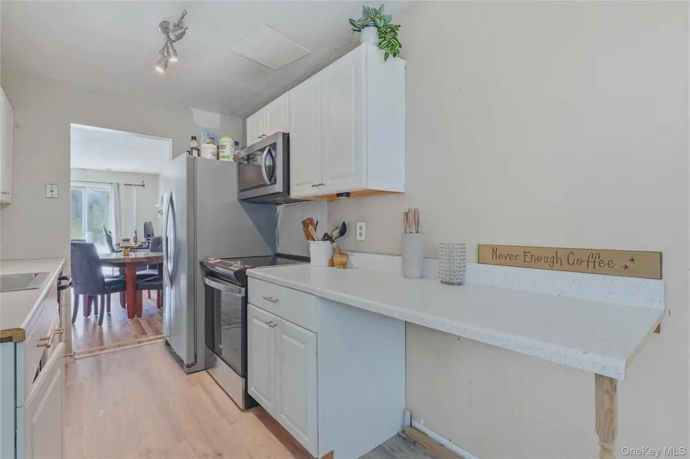 31 Roundtree Court Beacon, NY 12508