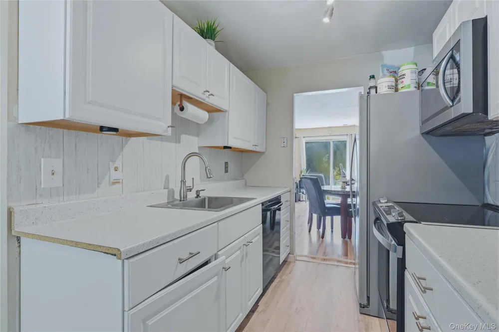 31 Roundtree Court Beacon, NY 12508