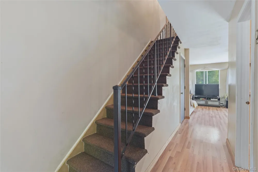 31 Roundtree Court Beacon, NY 12508