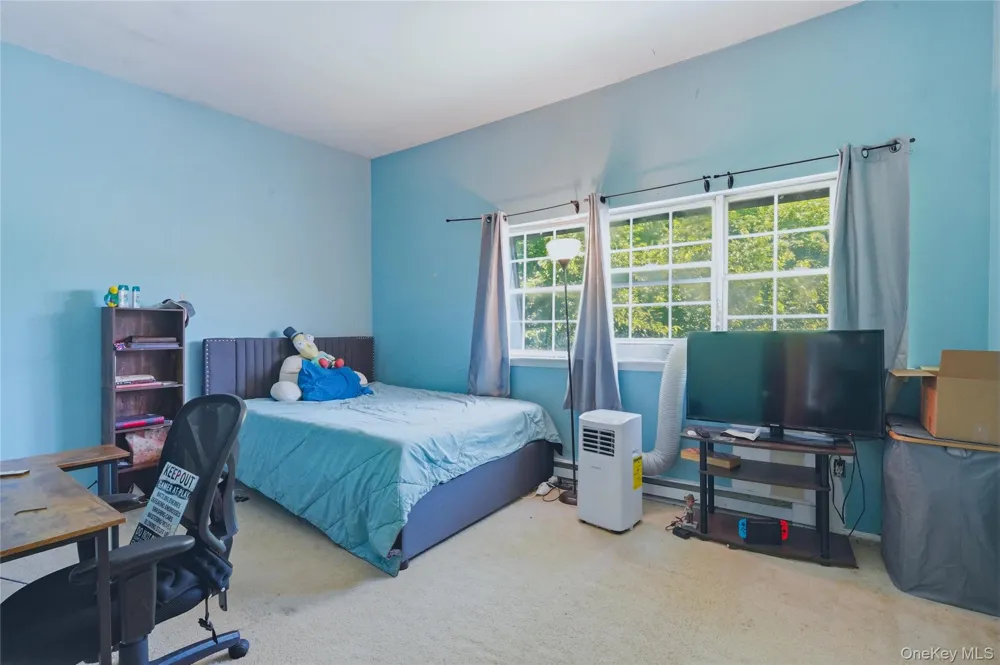 31 Roundtree Court Beacon, NY 12508