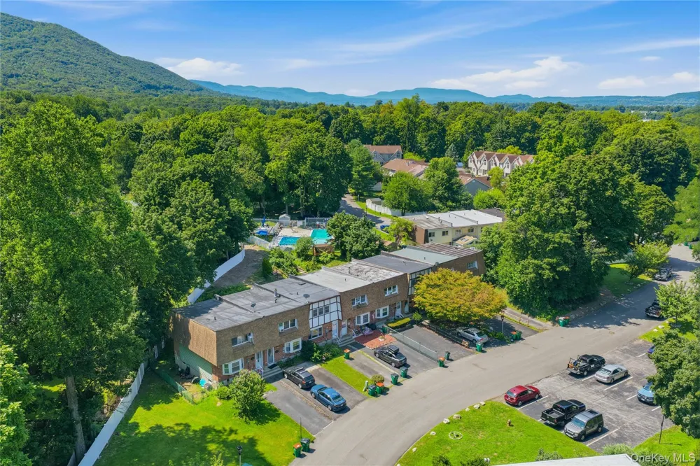 31 Roundtree Court Beacon, NY 12508