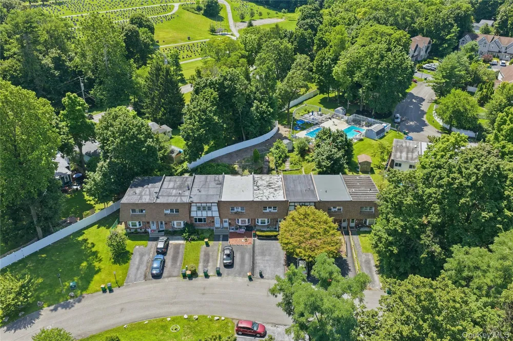 31 Roundtree Court Beacon, NY 12508