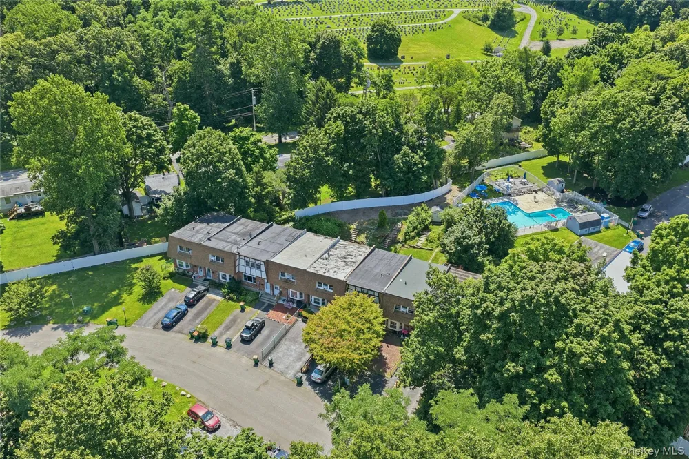 31 Roundtree Court Beacon, NY 12508