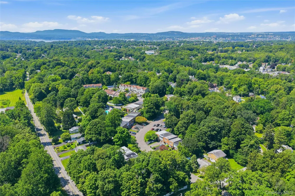 31 Roundtree Court Beacon, NY 12508