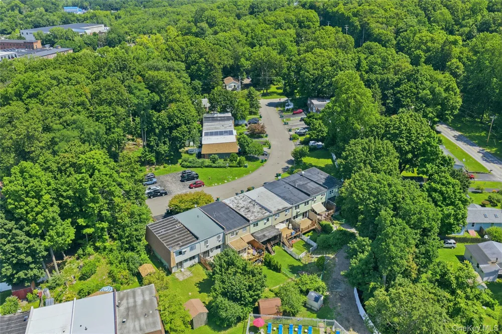 31 Roundtree Court Beacon, NY 12508