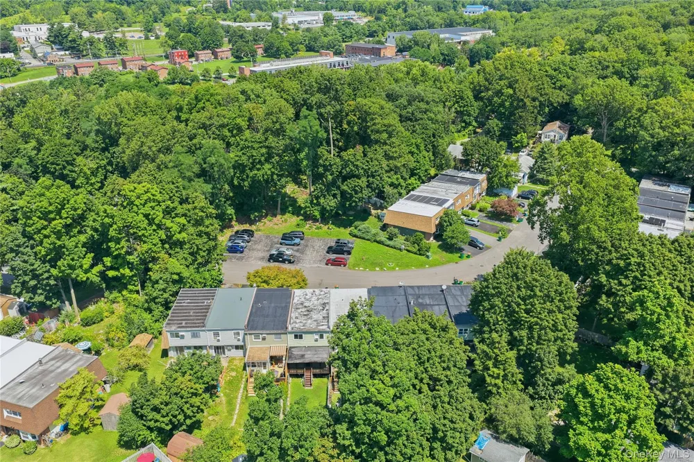 31 Roundtree Court Beacon, NY 12508