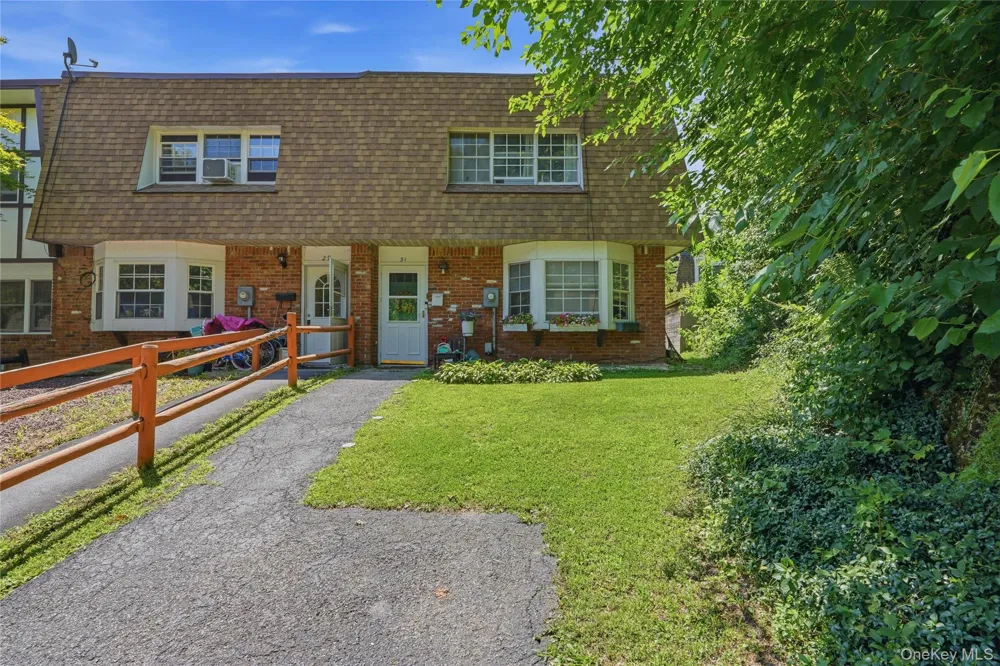 31 Roundtree Court Beacon, NY 12508