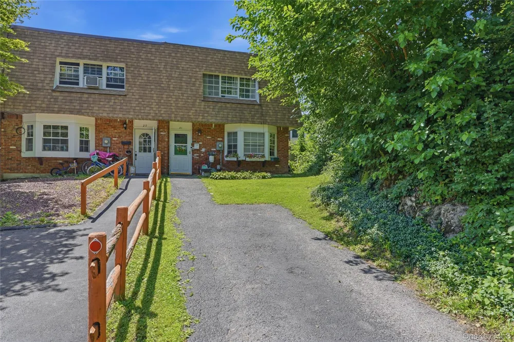 31 Roundtree Court Beacon, NY 12508