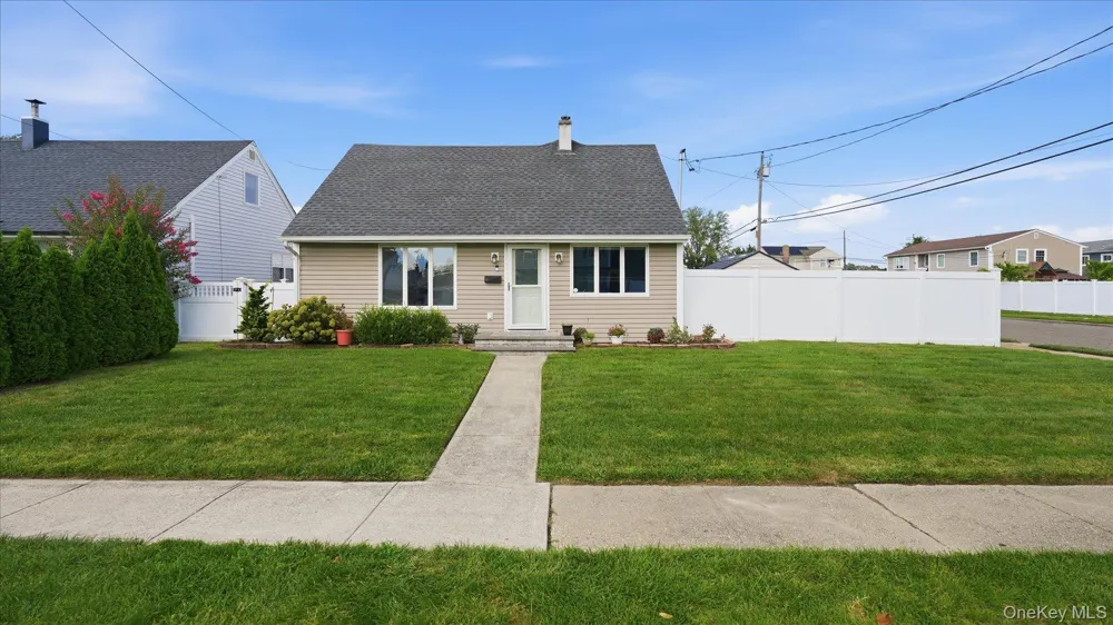 47 Berkeley Place Massapequa, NY 11758