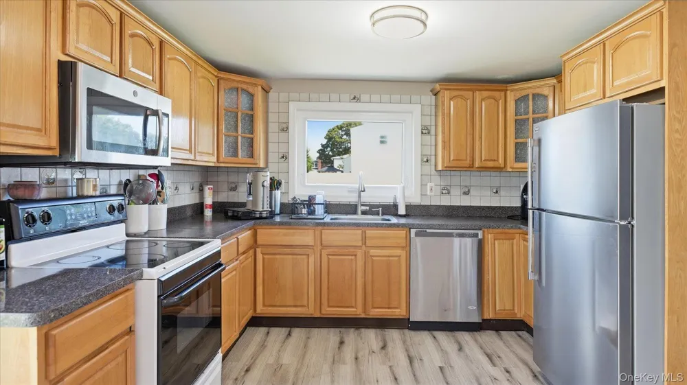 47 Berkeley Place Massapequa, NY 11758