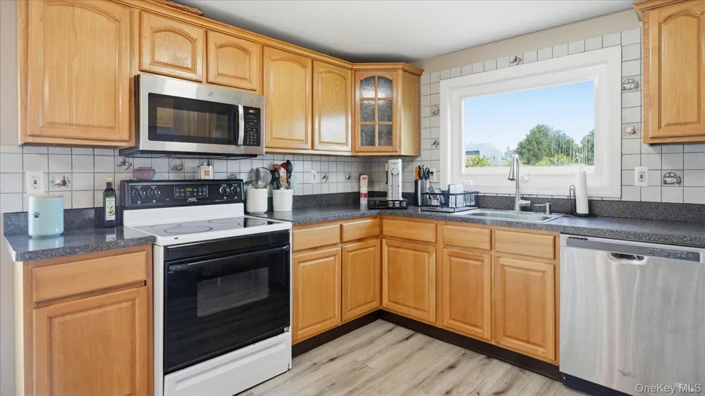 47 Berkeley Place Massapequa, NY 11758