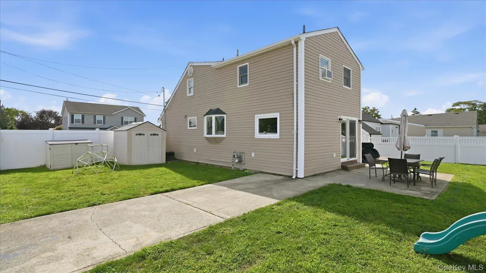 47 Berkeley Place Massapequa, NY 11758