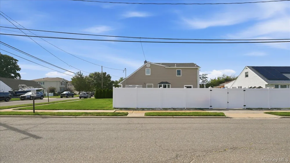 47 Berkeley Place Massapequa, NY 11758