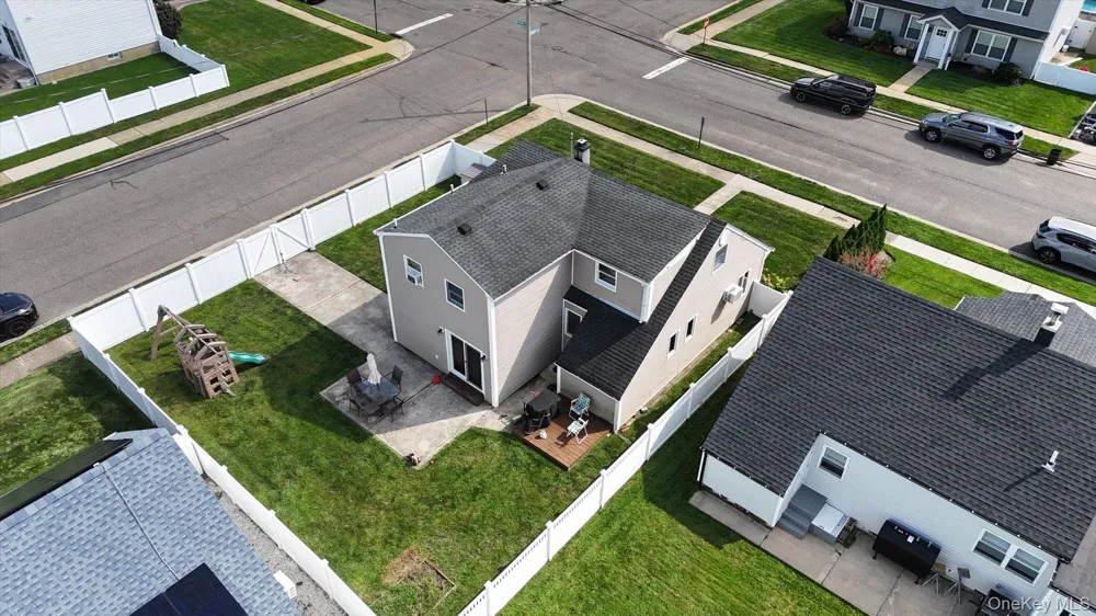 47 Berkeley Place Massapequa, NY 11758