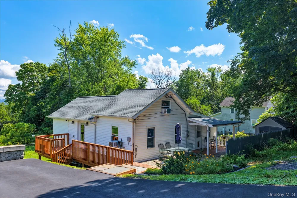 16 Highland Avenue Catskill, NY 12414